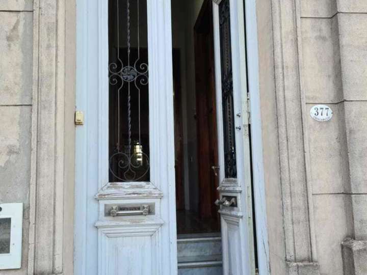 Casa en venta en Chacabuco, 377, Victoria