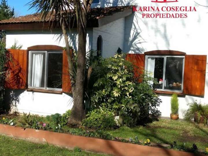 Casa en venta en Las Azucenas, Belén de Escobar