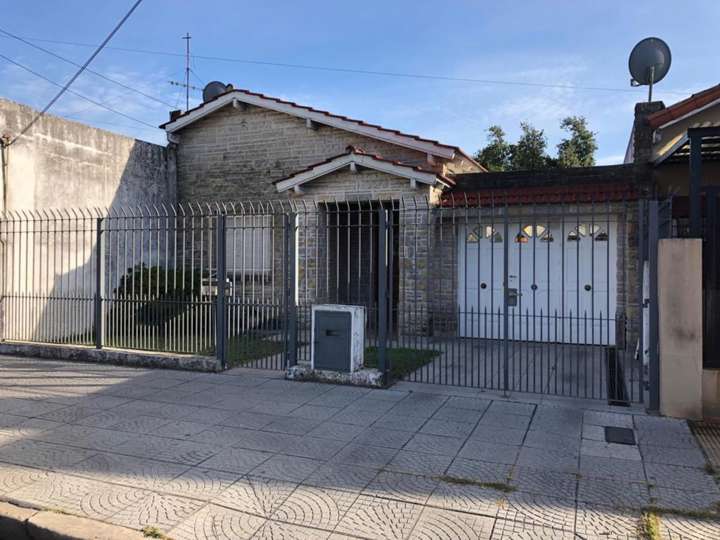 Casa en venta en Ascasubi, 1999, Buenos Aires
