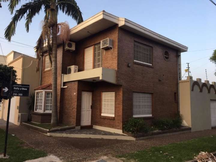 Casa en venta en Almirante Brown, Buenos Aires