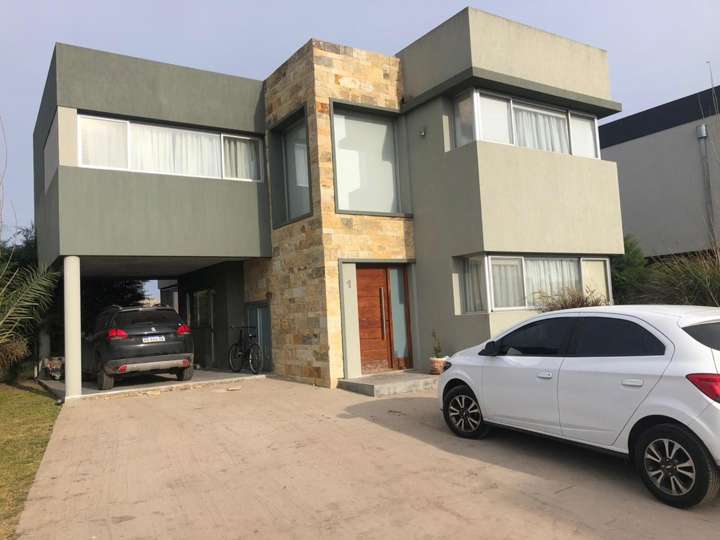 Casa en venta en Calle 4, Buenos Aires