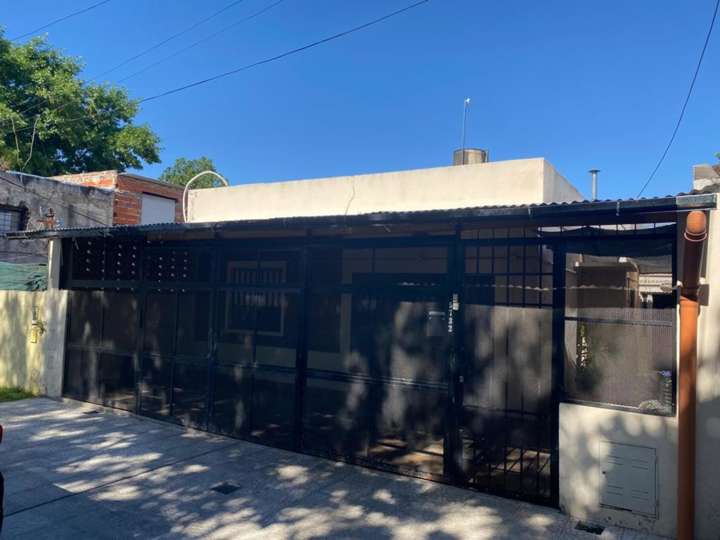 Casa en venta en José Melian, Santa Fe