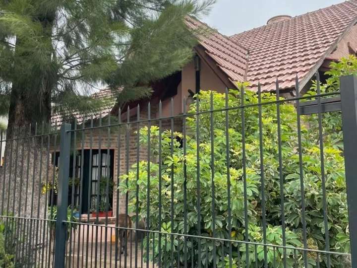 Casa en venta en Grecia, Buenos Aires