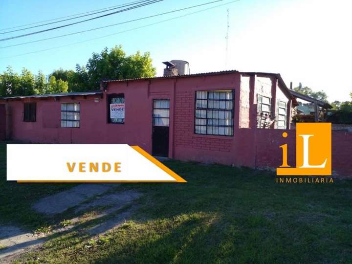 Casa en venta en Azcuénaga, Brandsen