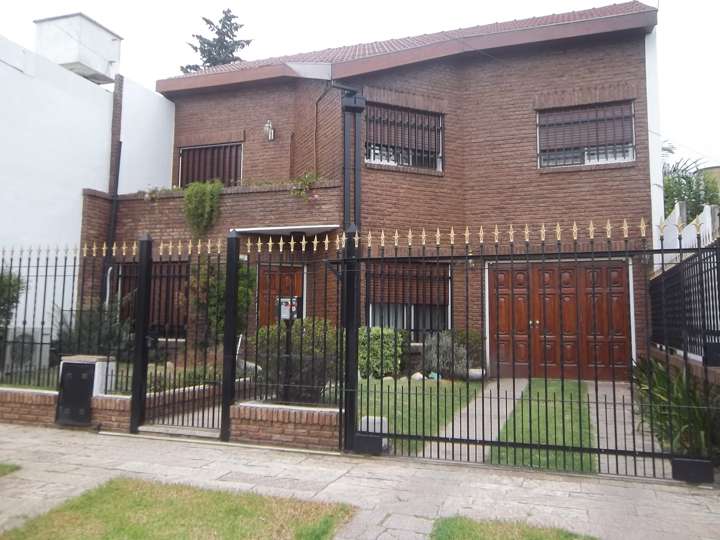 Casa en venta en Massenet, Hurlingham