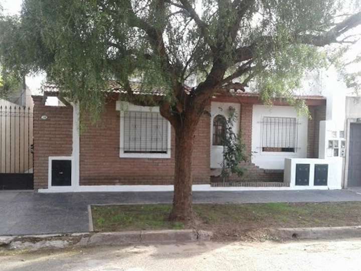 Edificio en venta en Viale, 300, Haedo