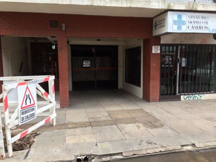 Cochera en venta en 436 - Avenida La Plata, 3527, Santos Lugares