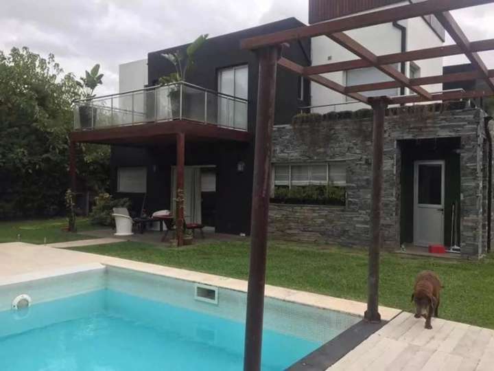 Casa en venta en Partido de Ituzaingó, Villa Udaondo