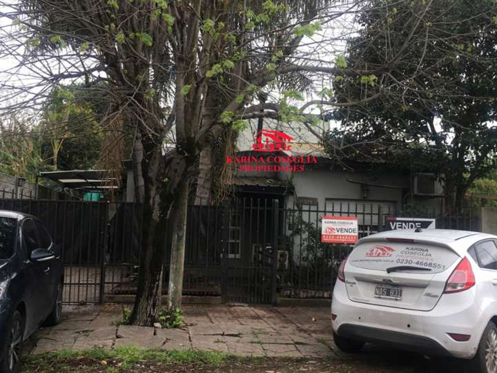 Casa en venta en Azcuénaga, Muñiz