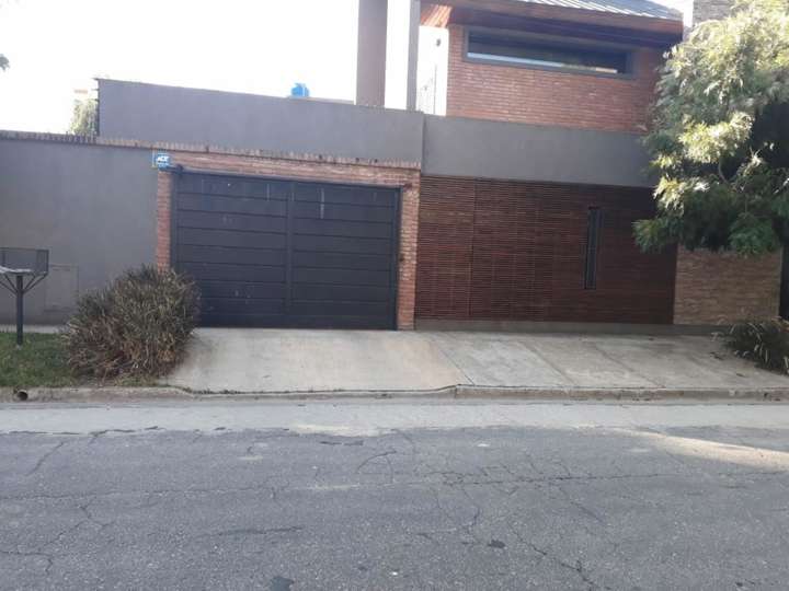 Casa en venta en Enrique Fermi, 2599, El Palomar
