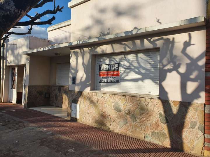 Casa en venta en Antártida Argentina, 112, Chivilcoy