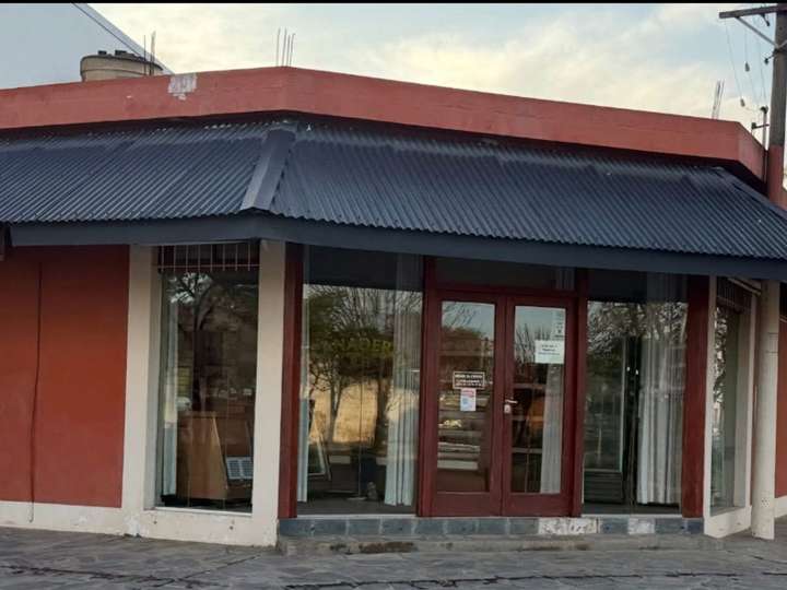 Comercial / Tienda en venta en Larrea, 684, General Villegas