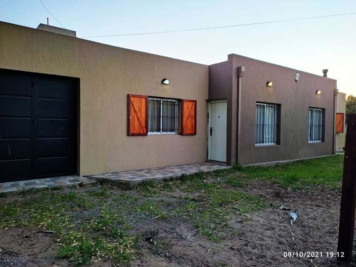 Casa en alquiler en Puleston, Buenos Aires