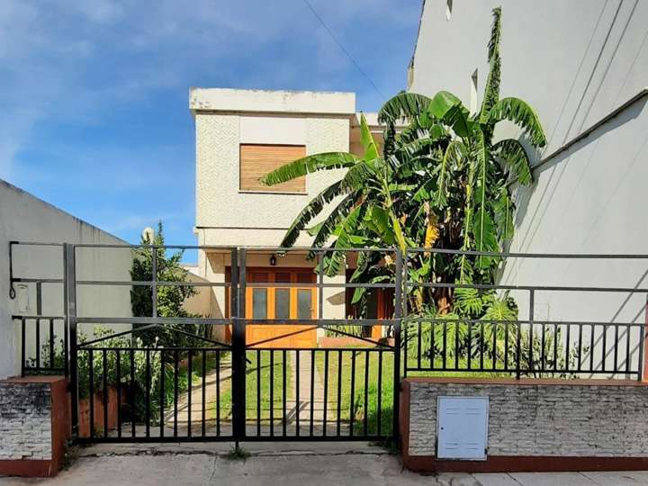 Casa en venta en Piaggio, 337, Victoria