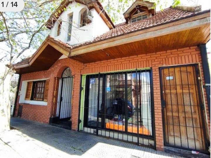 Casa en venta en Castelli, 172, Buenos Aires