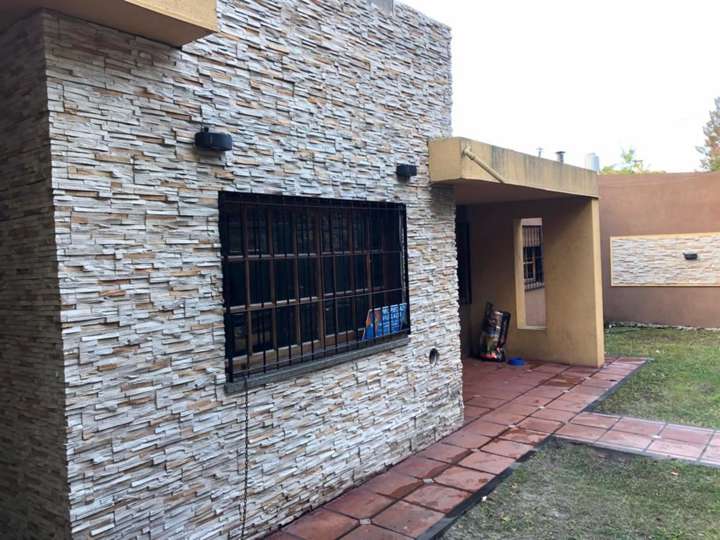 Casa en venta en Ramallo, Francisco Álvarez