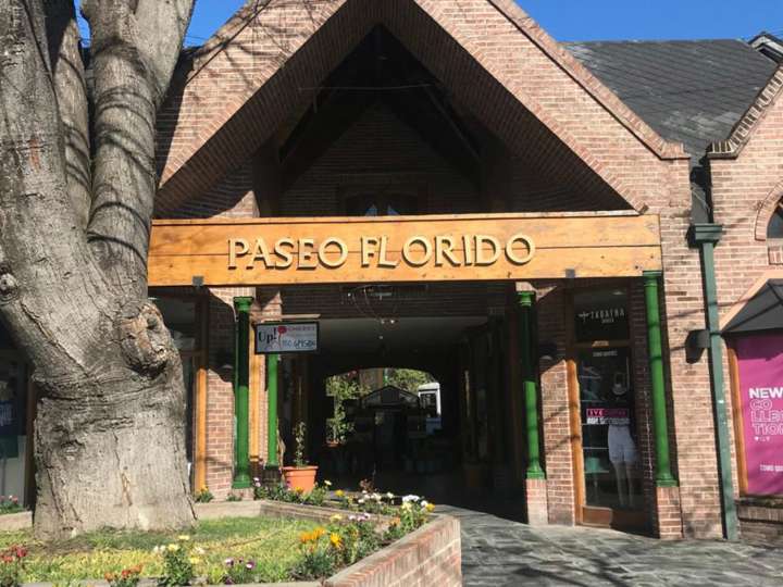 Comercial / Tienda en venta en Avenida Arturo Jauretche, Hurlingham