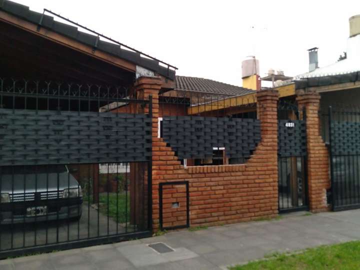 Casa en venta en 107 - Cabildo, 4856, Villa Ballester