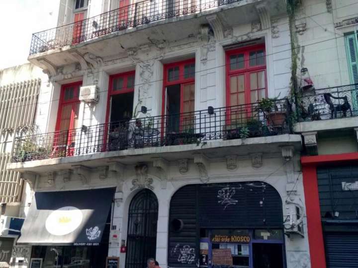 Casa en venta en Salta, 168, Ciudad de Buenos Aires