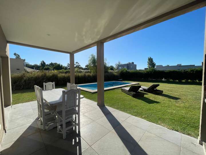 Casa en venta en Partido de Esteban Echeverría, Canning