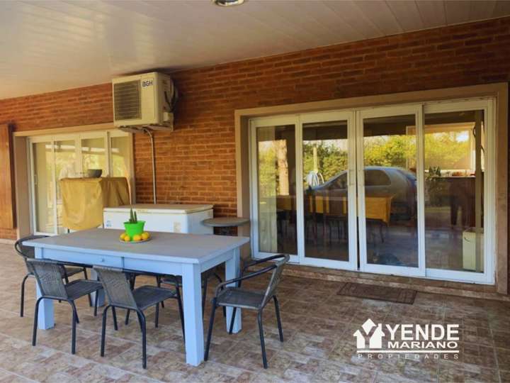 Casa adosada en venta en Los Fresnos, Buenos Aires