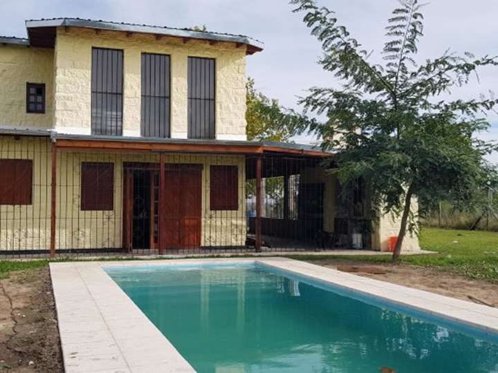 Casa en venta en Avenida Esteban Lonné, Victoria