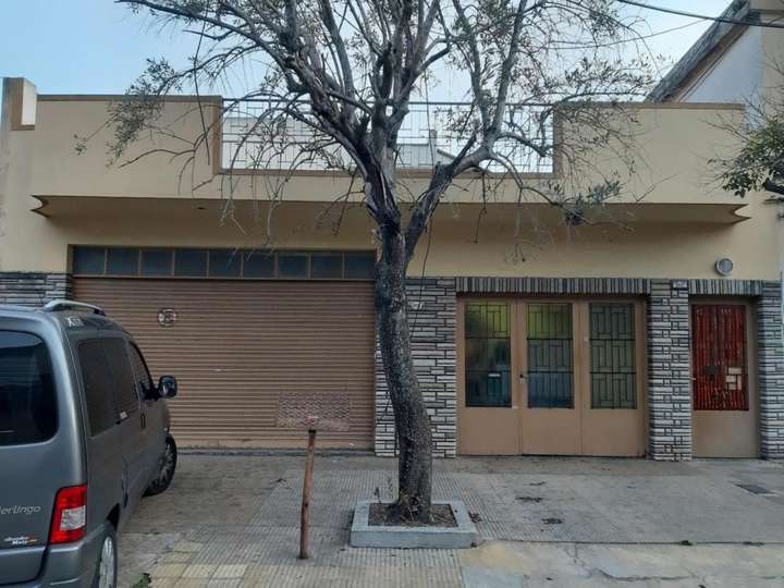 Casa en venta en Sáenz Peña, 3672, Lomas del Mirador