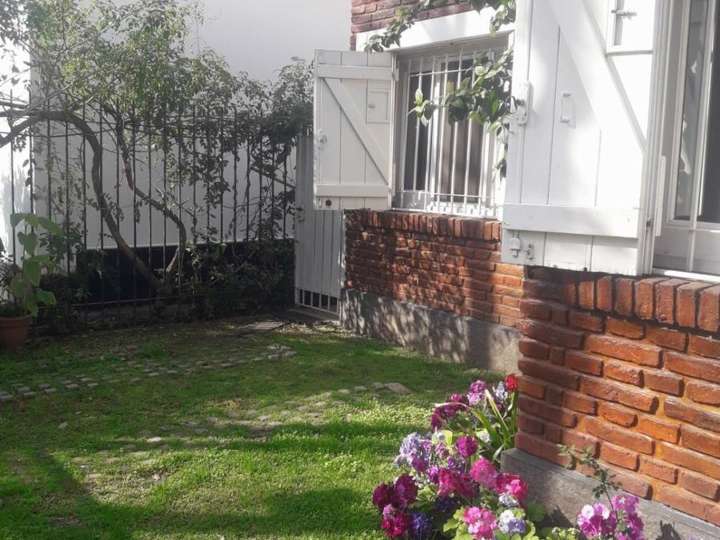 Casa en venta en Alberto Vignes, 1185, Haedo