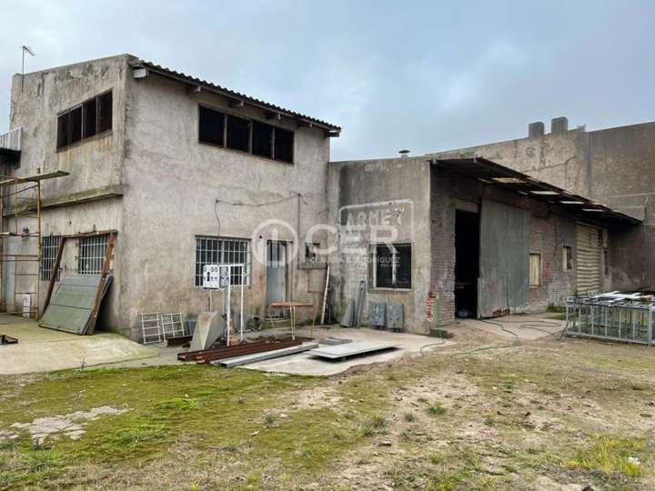 Comercial / Tienda en venta en Mariano Acosta, 3899, Buenos Aires