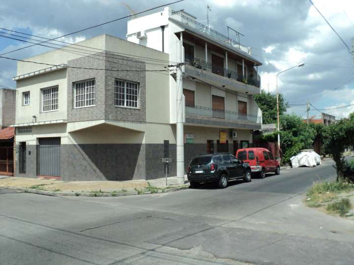 Edificio en venta en Berón de Astrada, 5700, La Tablada