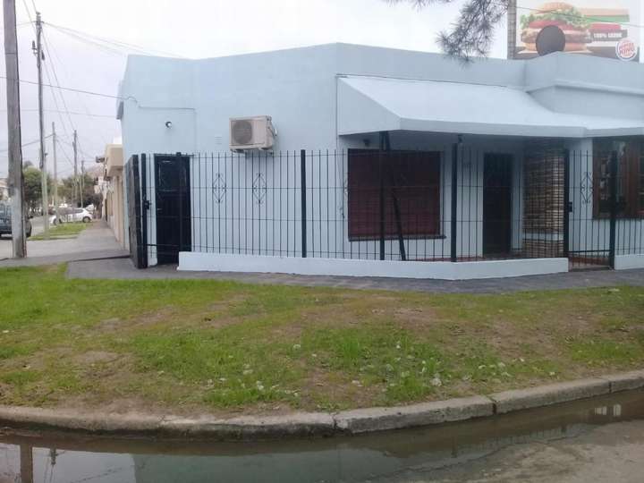 Casa en venta en De Los Derechos Humanos, 2000, El Palomar