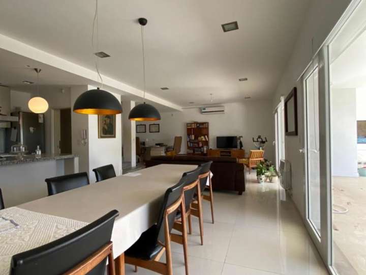 Casa en venta en Ecuador, 299, Córdoba