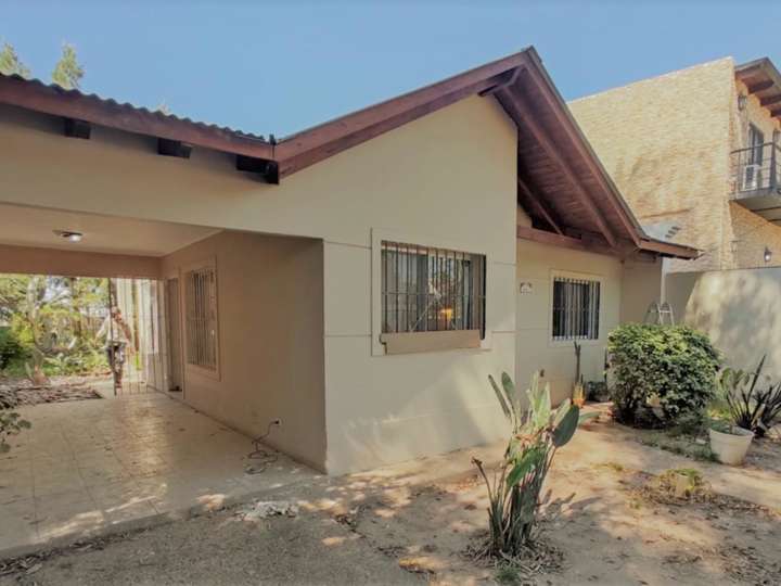 Casa en venta en Los Álamos, 141, Funes