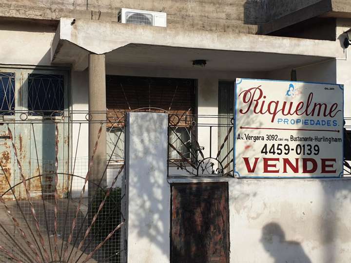 Casa en venta en Moises Lebensohn, Villa Tesei