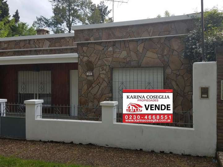 Casa en venta en Avenida Pereyra, Laprida