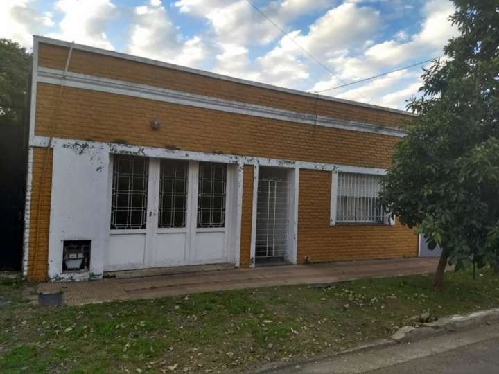Casa en venta en Avenida La Plata, 900, Buenos Aires