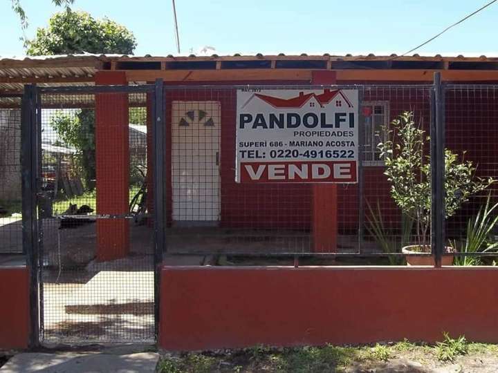 Casa en venta en Albarracín, Mariano Acosta