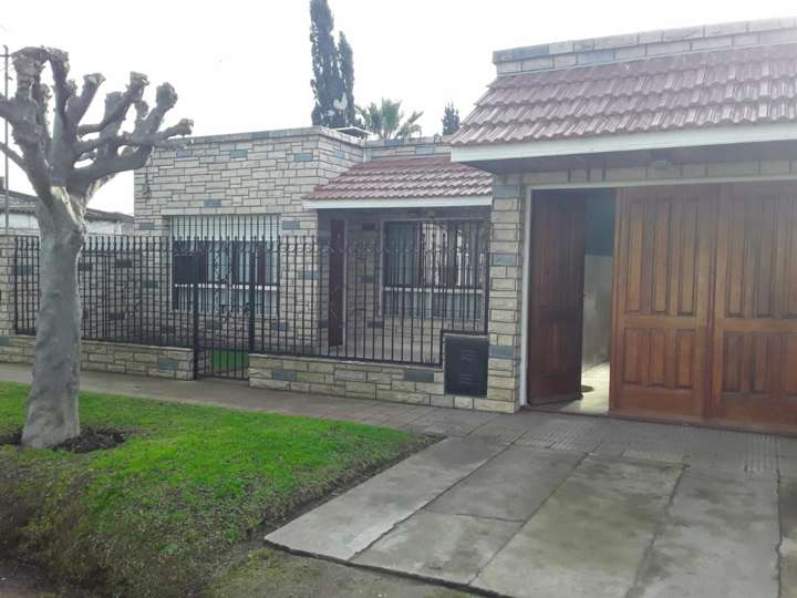 Casa en venta en Calle 63, 3302, Necochea