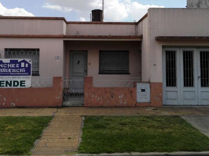 Casa en venta en Juana Azurduy, 116, Villa Tesei