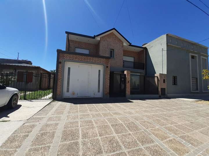 Casa en venta en Tres Arroyos, General Roca