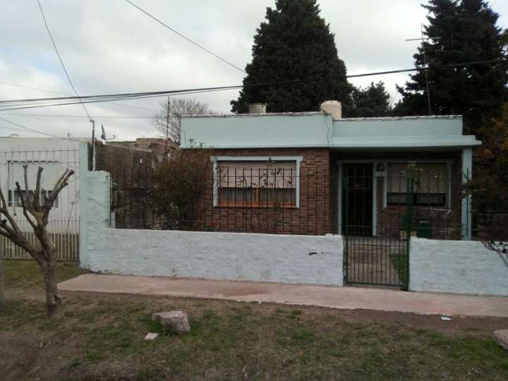 Casa en venta en Álvarez de Santa Clara, Glew