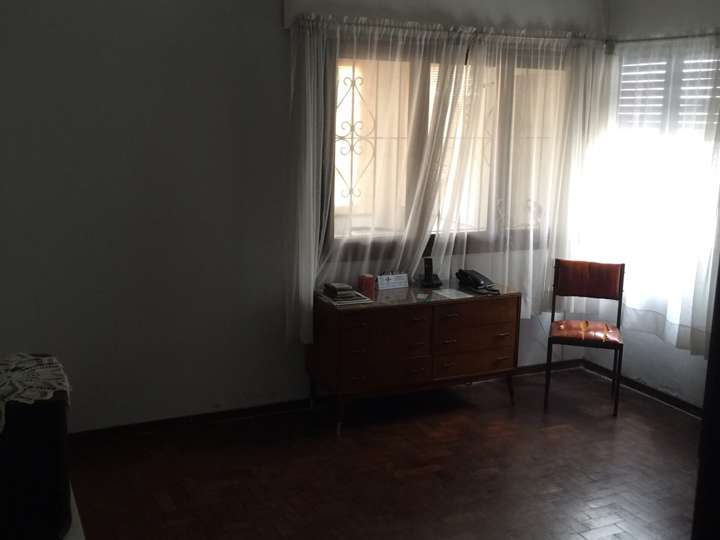 Casa en venta en Azcuénaga, Muñiz