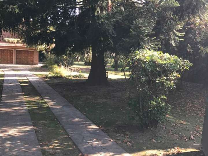 Casa adosada en venta en Marcos Sastre, Buenos Aires