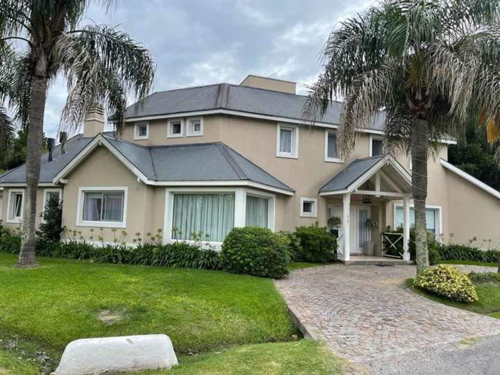 Casa en venta en Almafuerte, Francisco Álvarez