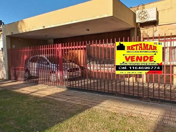 Casa en venta en Juan Florio, 1100, Villa Luzuriaga