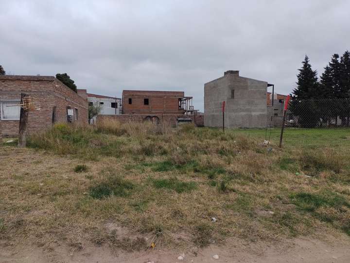 Terreno en venta en Lino Enea Spilimbergo, Buenos Aires