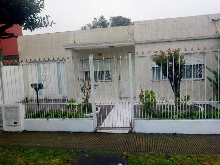 Casa en alquiler en Catalina de Pizzagalli, Villa Tesei