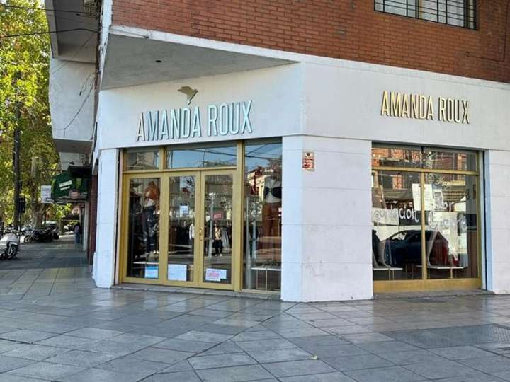 Comercial / Tienda en venta en Maestro Ángel D'Elía, Buenos Aires