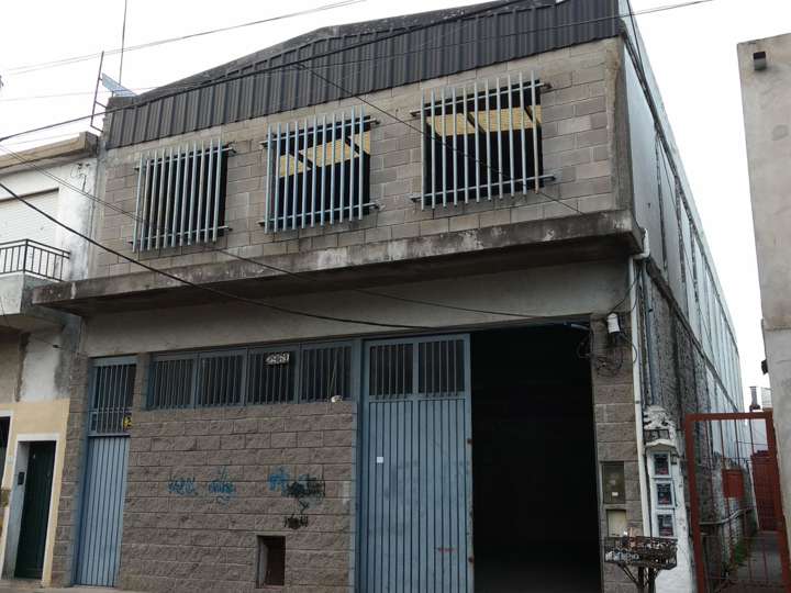 Comercial / Tienda en venta en 129 - Carlos Gardel, 2973, Billinghurst