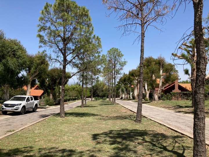 Terreno en venta en Boulevard de los Indios, Merlo
